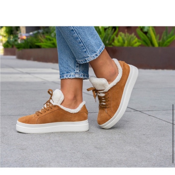 NWT J/SLIDES NINKA Waterproof Suede and Sherpa Sneaker - Picture 6 of 16